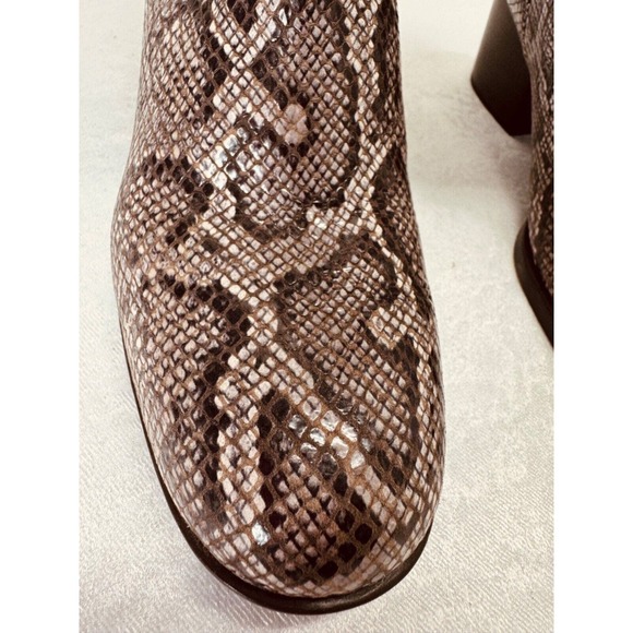 Born Womens Audrina Color: Brown Snake Print Style Boots￼‎ F70257 Size 7 Boots - Picture 8 of 10